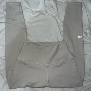 Alo yoga high-waist airbrush leggings in a white/gray color